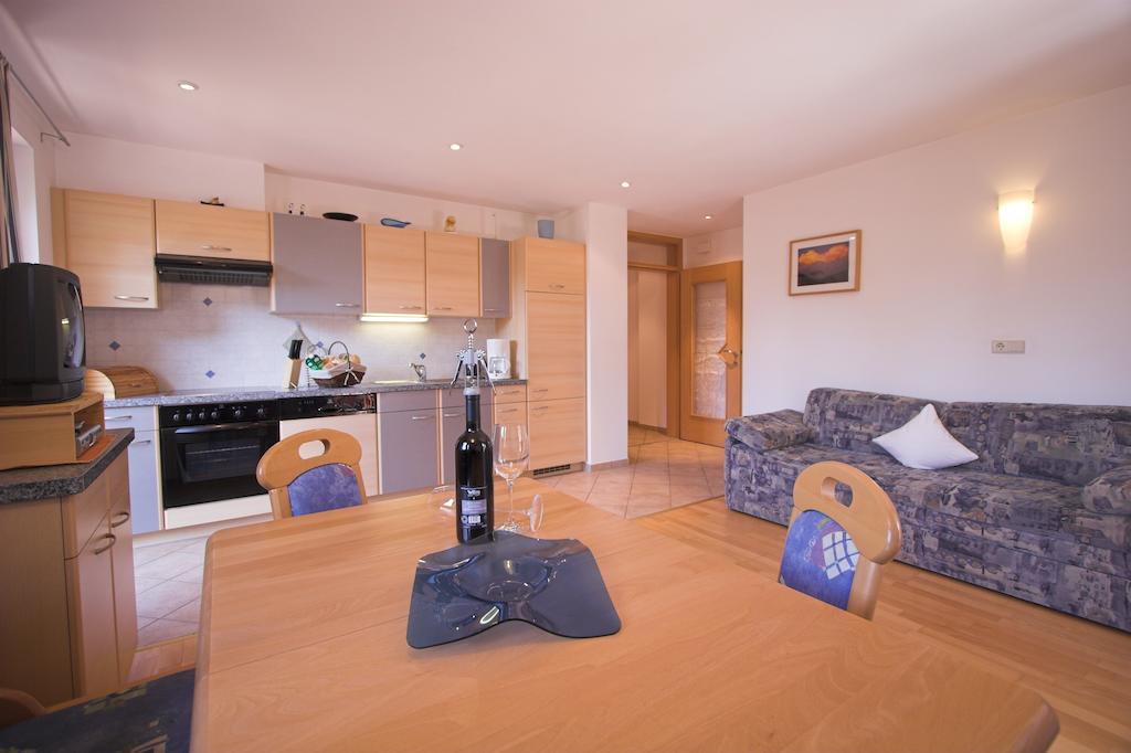 Apartments Dilln Guetl 티레스 객실 사진