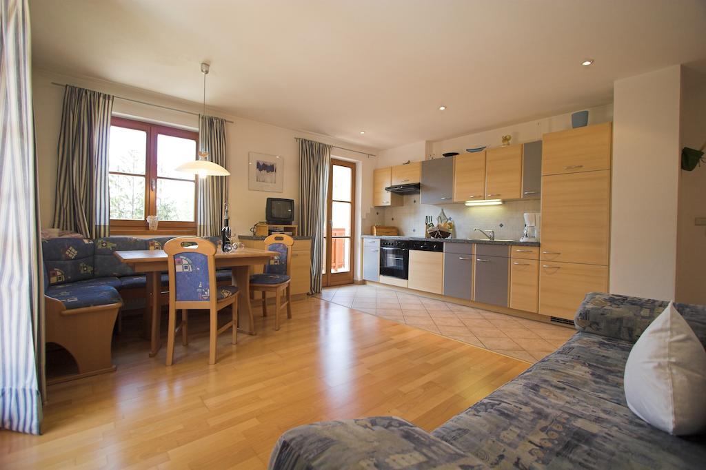 Apartments Dilln Guetl 티레스 객실 사진