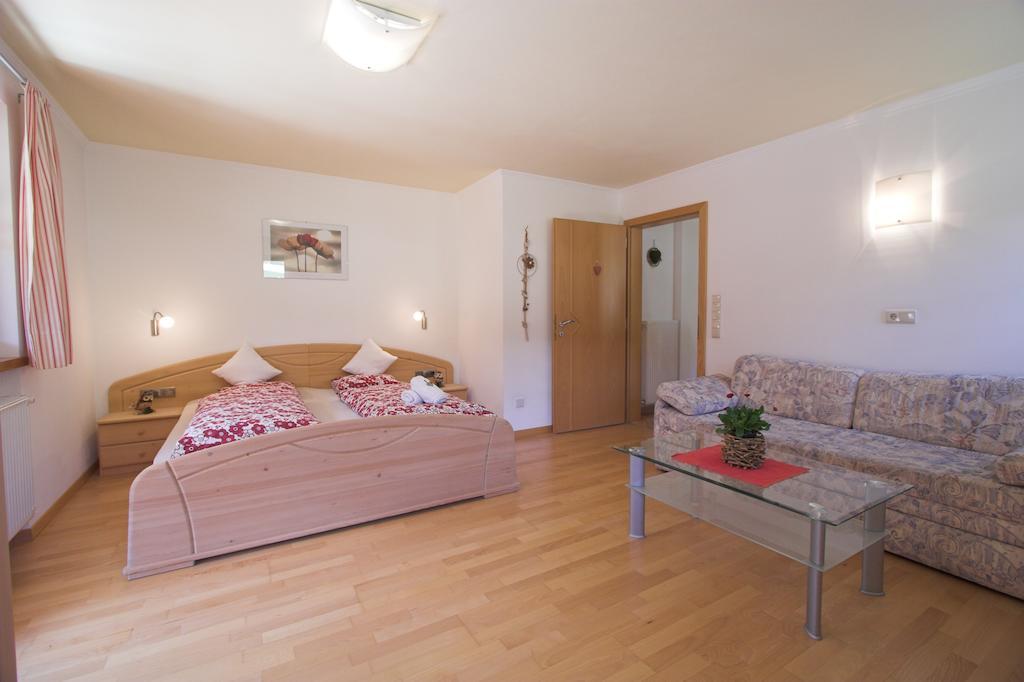 Apartments Dilln Guetl 티레스 객실 사진