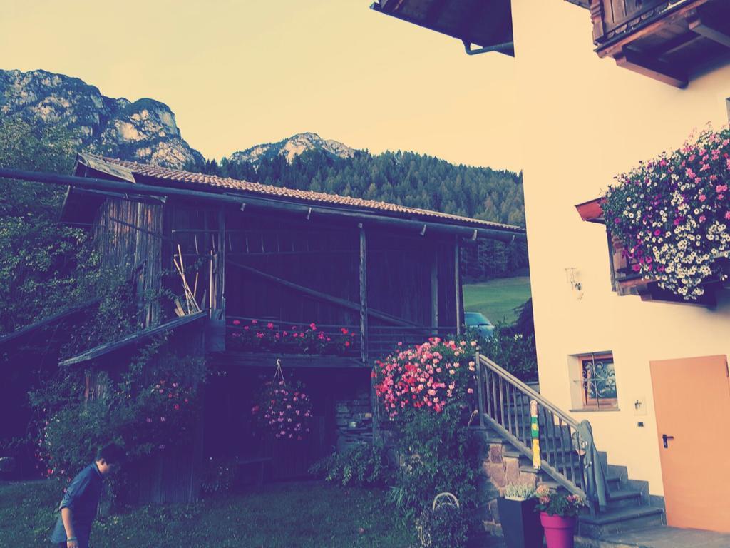 Apartments Dilln Guetl 티레스 외부 사진